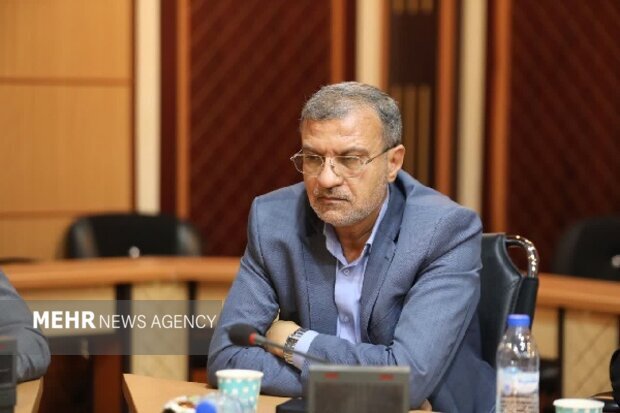 آبرسانی به روستای تنگ باغ هرمزگان؛ مرادی تأمین آب پایدار را شرط ماندگاری جمعیت دانست