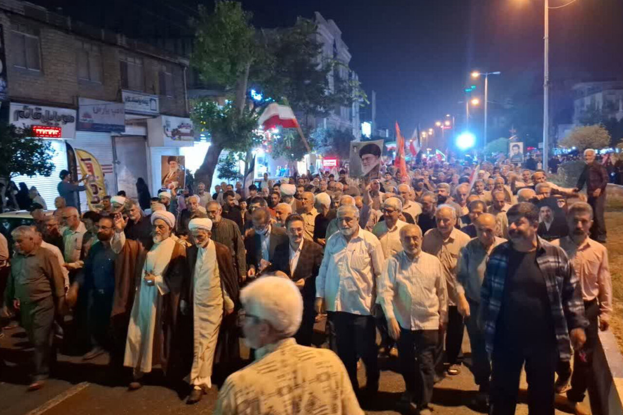 مردم نکا در صد و هفتاد و نهمین اجتماع هفتگی خود بر مطالبه خون‌خواهی رهبر شهید تاکید کردند