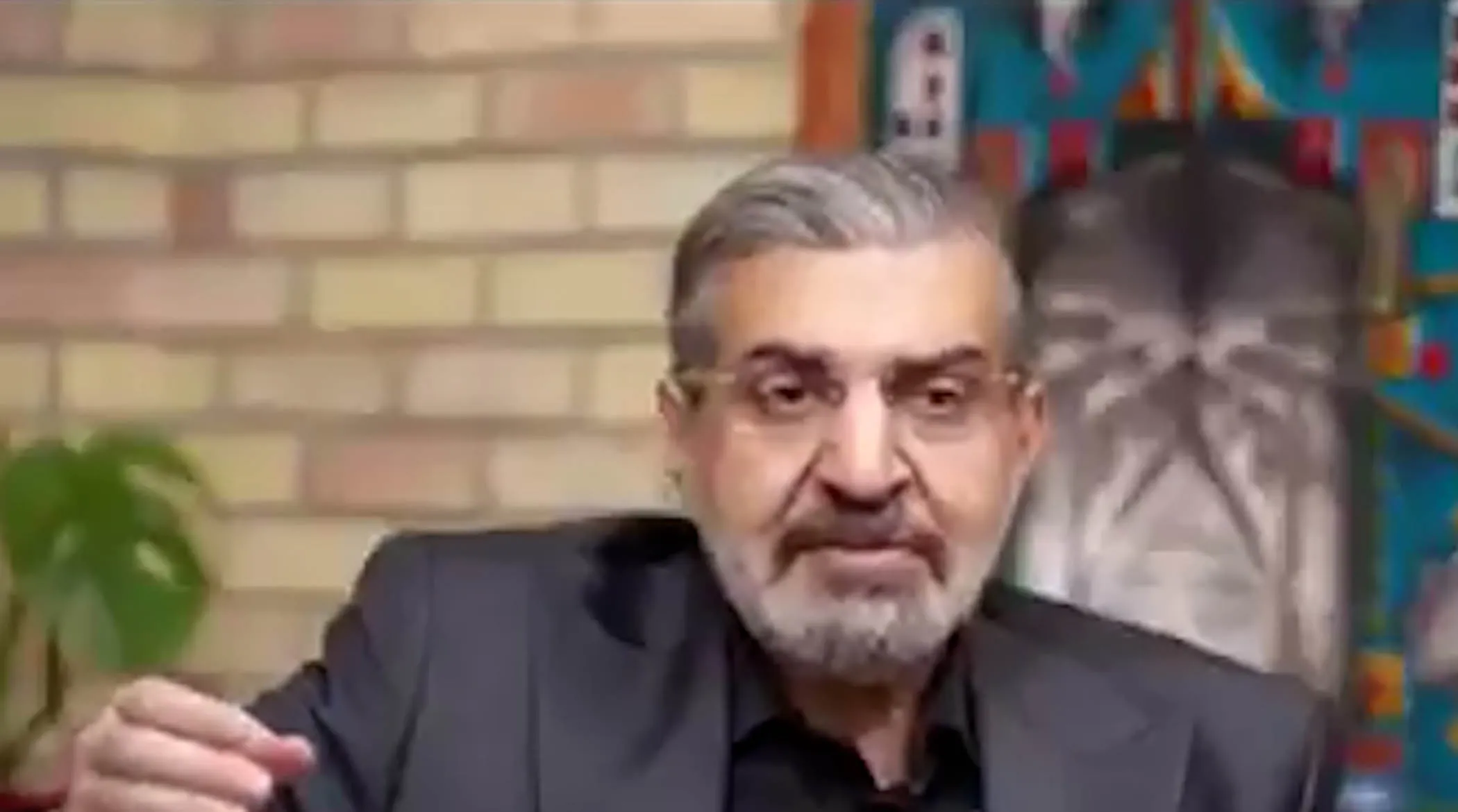 افشای خرازی: ایران فرودگاهی در سیستان برای نشست اضطراری جنگنده‌های آمریکایی تعیین کرده بود