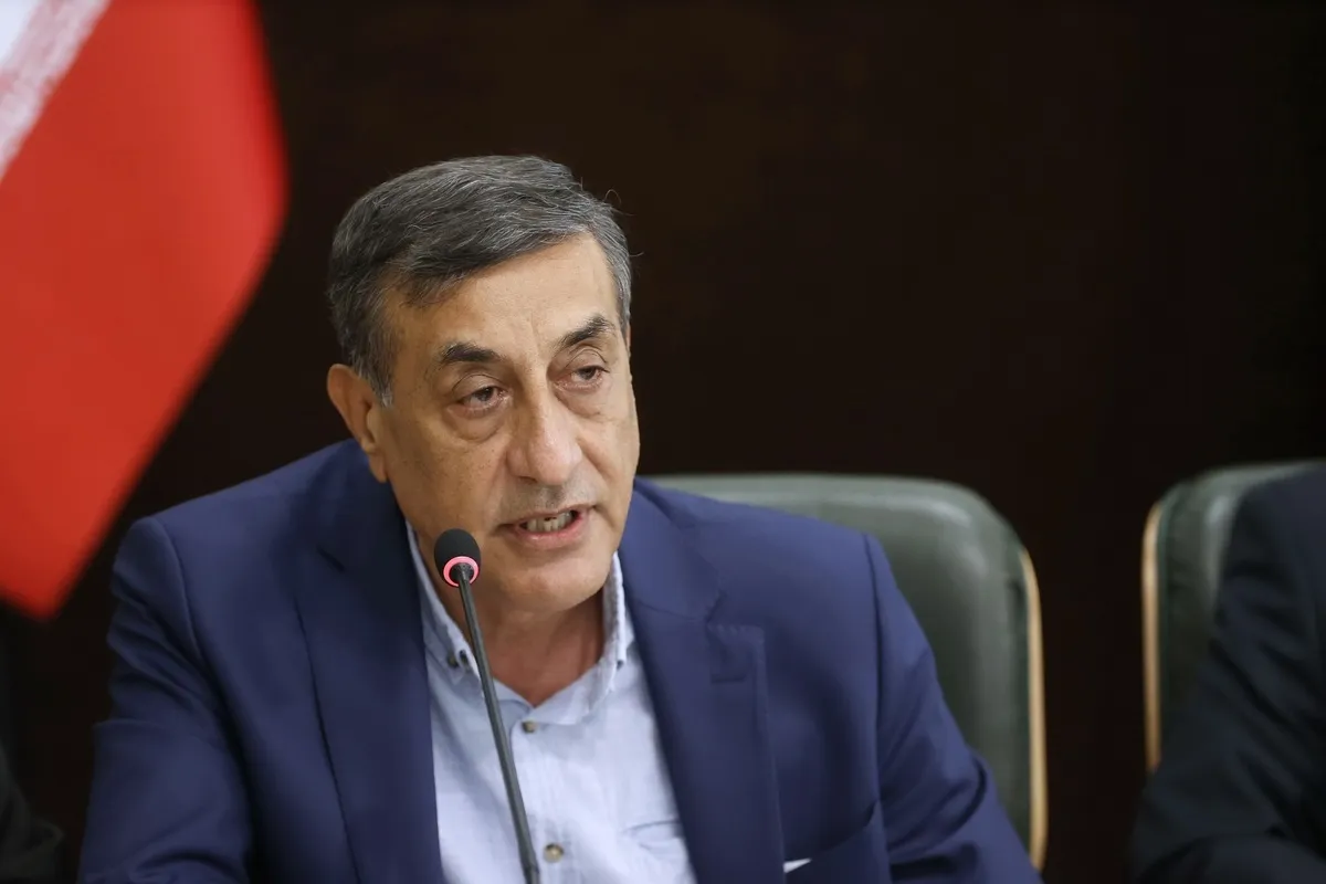 قائم‌پناه: اصلاح قیمت بنزین ضروری است و ادامه مسیر فعلی غیرممکن