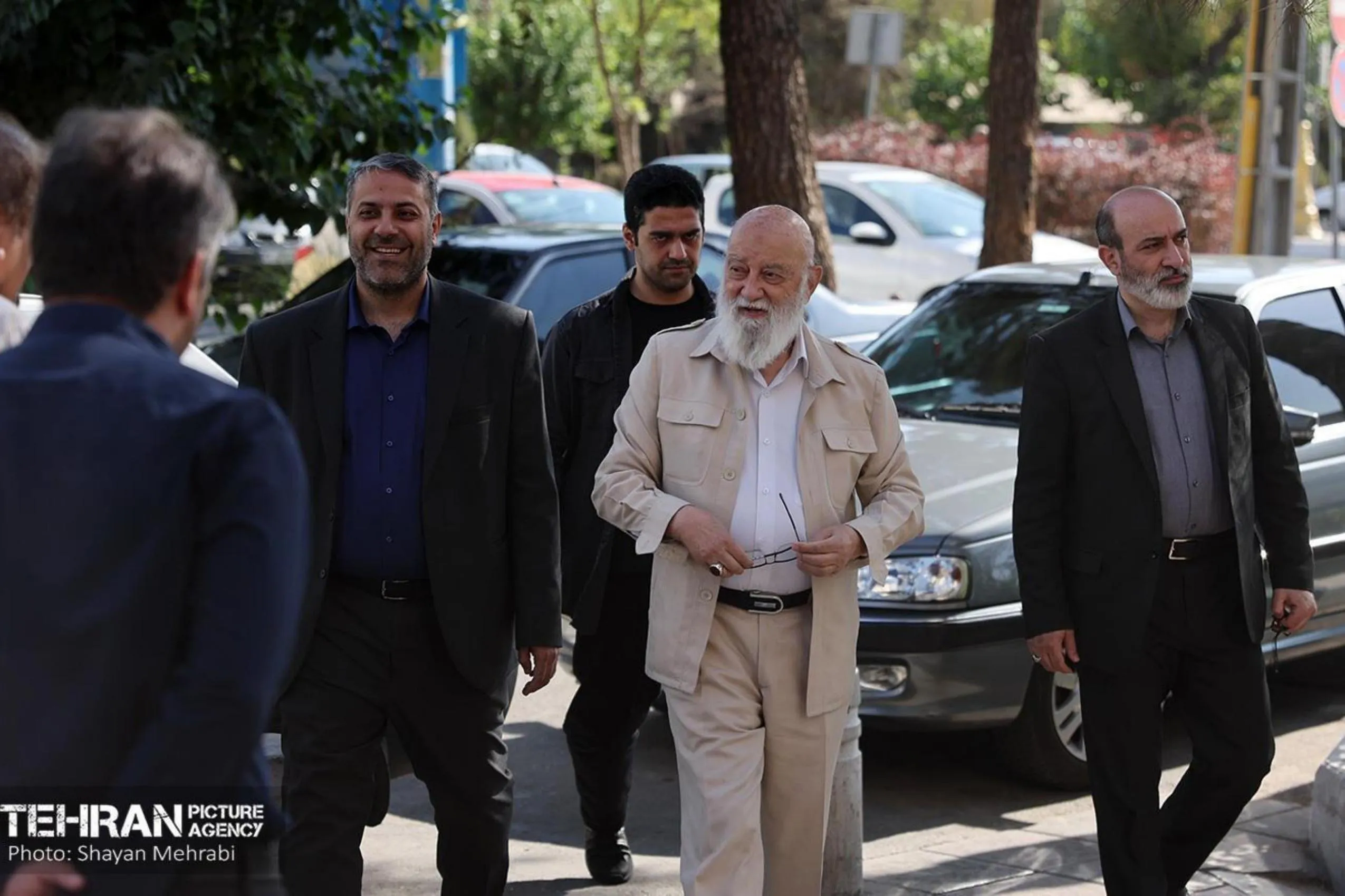 تندیس کمالالملک از نمای نزدیک