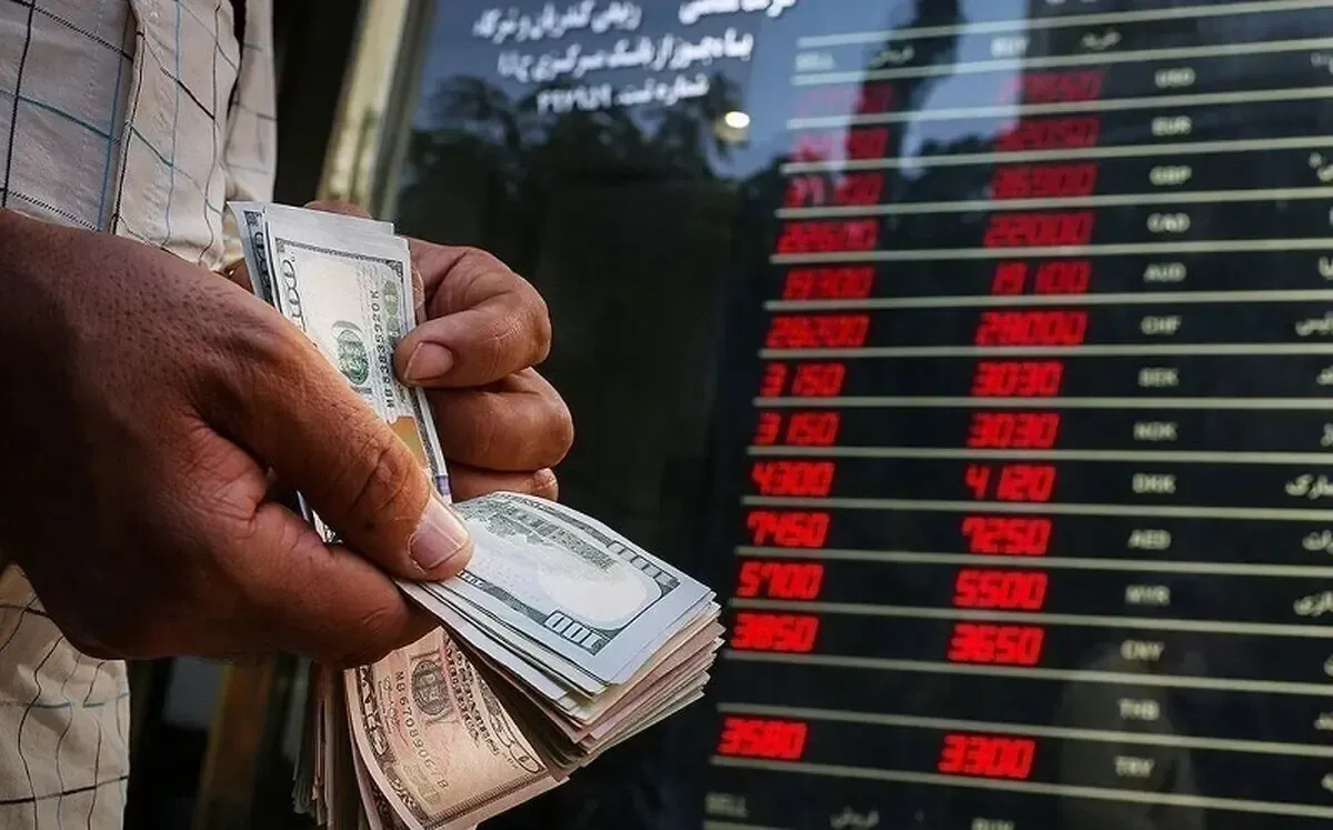 نقد روزنامه اطلاعات به سیاست ارزپاشی بانک مرکزی: آیا اورژانسی برای بحران ارز وجود دارد؟