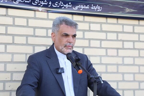 بهره‌برداری از زمین چمن طبیعی فوتبال در شهر محروم مهاجران همدان