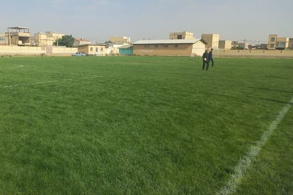 پروژه ۲۱۰ میلیاردی زمین چمن فوتبال مهاجران همدان بهره‌برداری شد