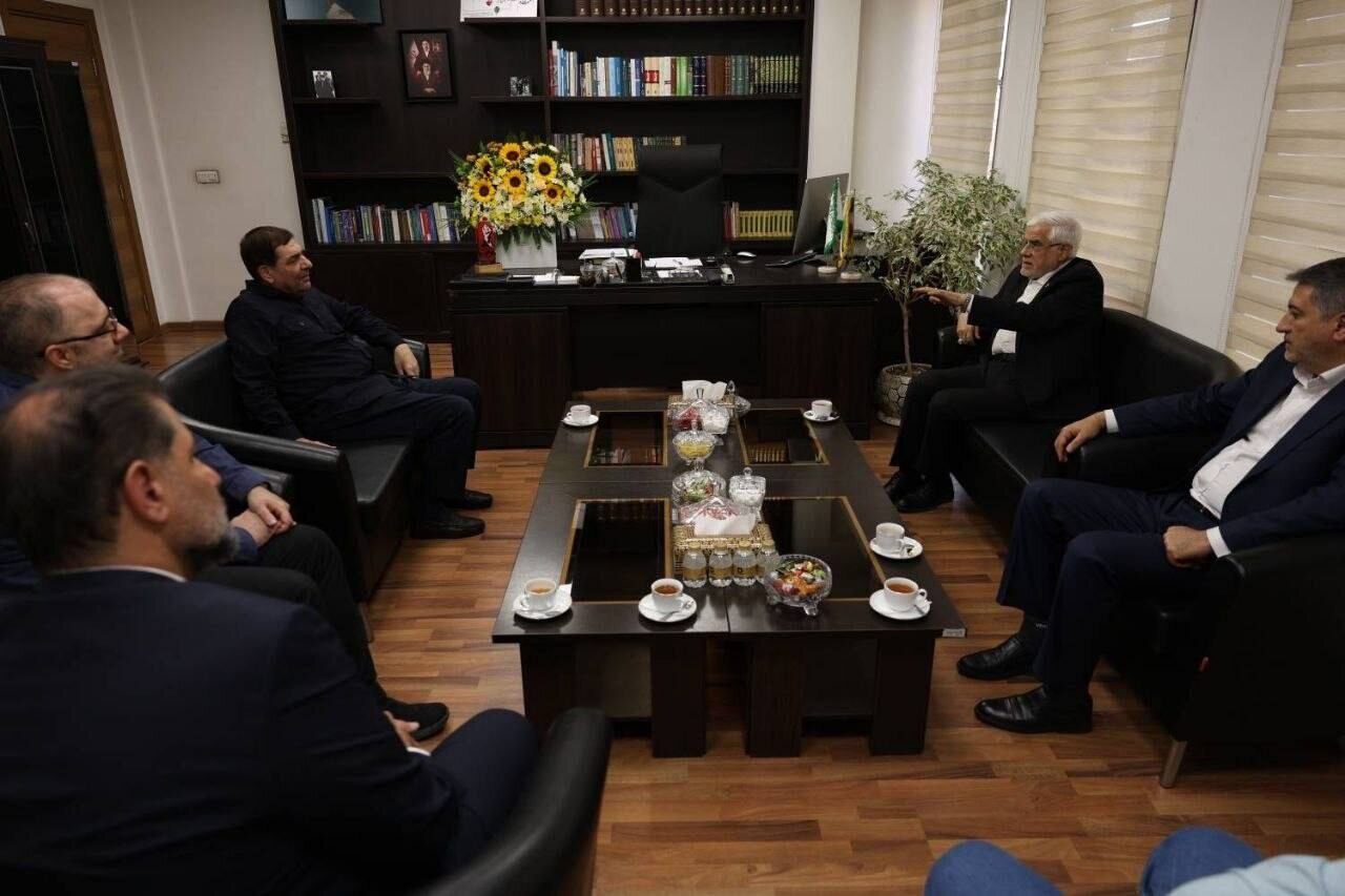 عارف در هفته دولت از معاونان اول ادوار گذشته تقدیر کرد