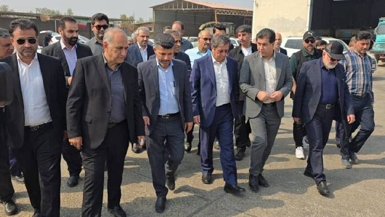 همتی: ۵۰۰ میلیون دلار به بازار عرضه کردیم؛ این ارزپاشی نیست