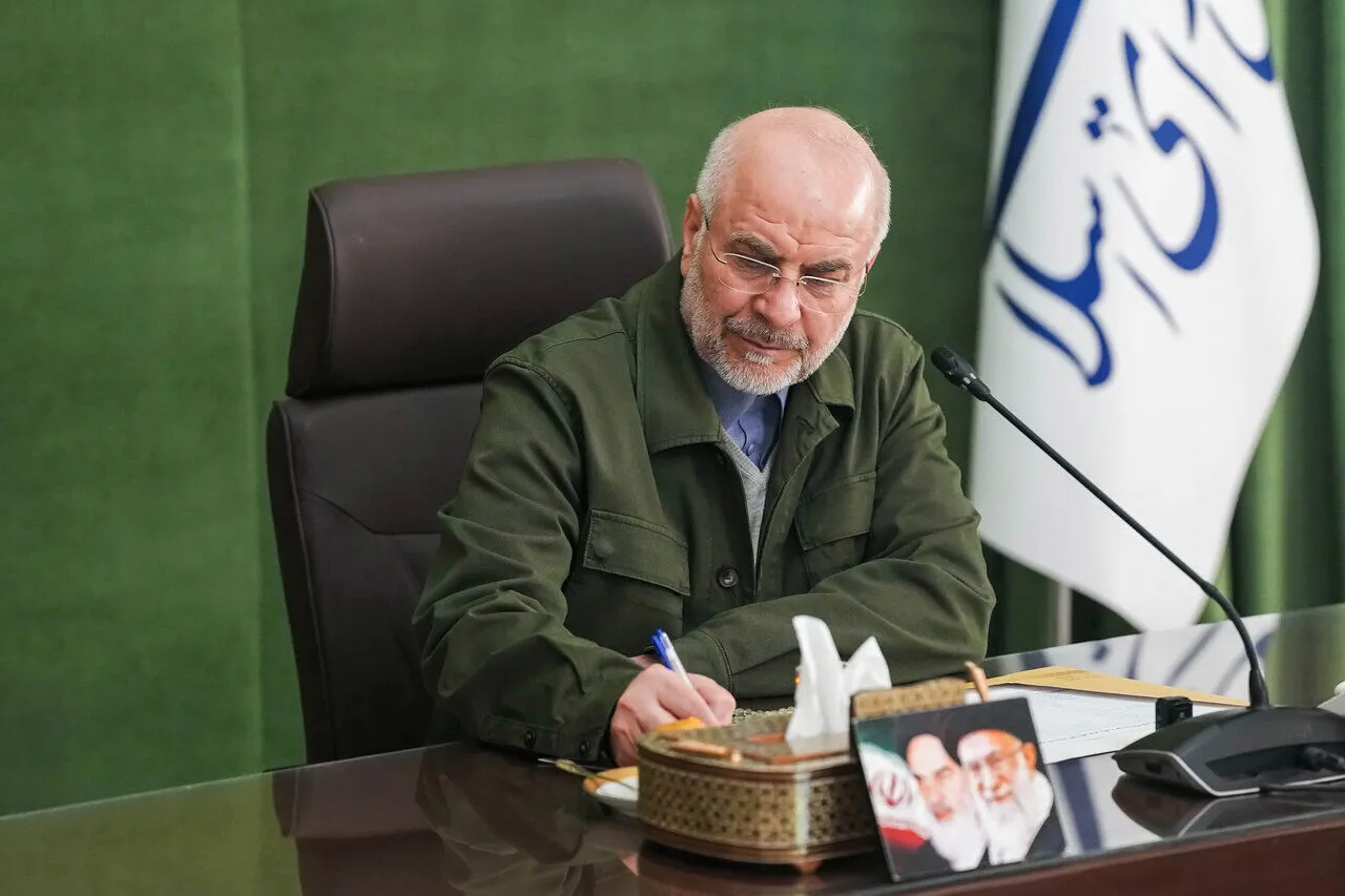 قالیباف به مناسبت هفته دولت: مجلس با تمام توان در کنار دولت خواهد بود