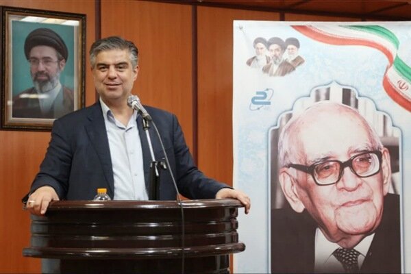 استاندار مرکزی: میراث پروفسور حسابی باید به الگوی عملی جوانان تبدیل شود