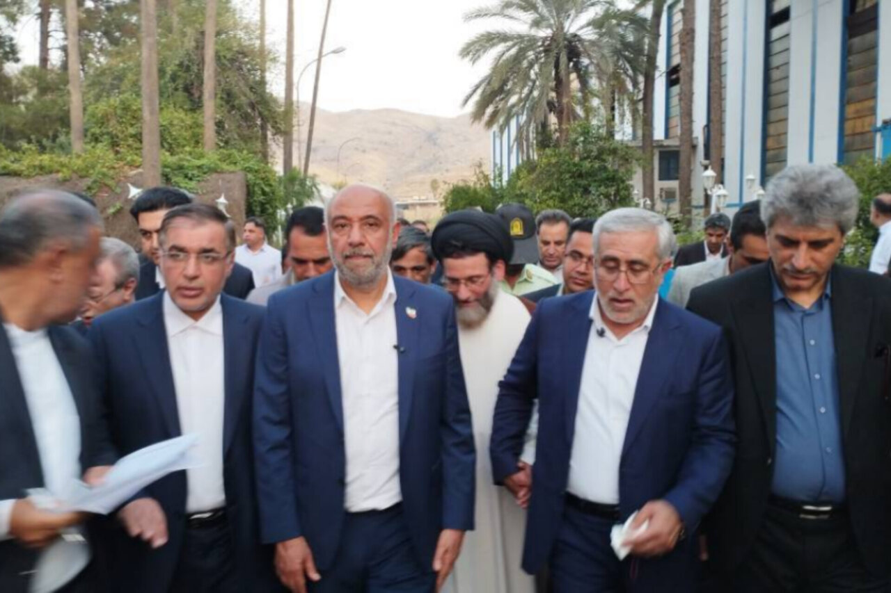 سفر وزیر تعاون، کار و رفاه اجتماعی به فارس؛ افتتاح و کلنگ‌زنی ده‌ها طرح عمرانی و تولیدی در هفته دولت