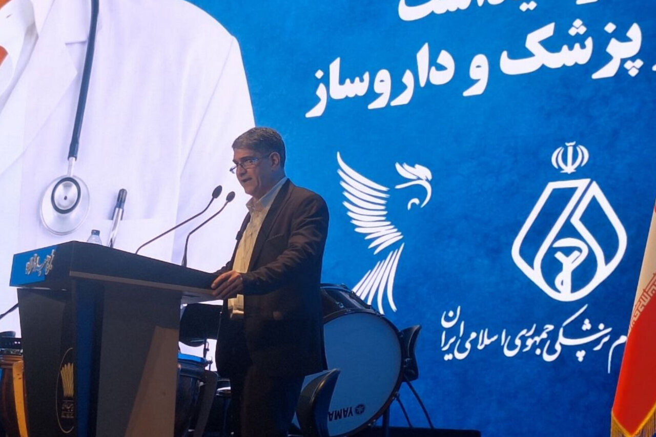 رئیس شورای عالی نظام پزشکی: ممانعت از دسترسی به دارو جنایتی ضدبشری است