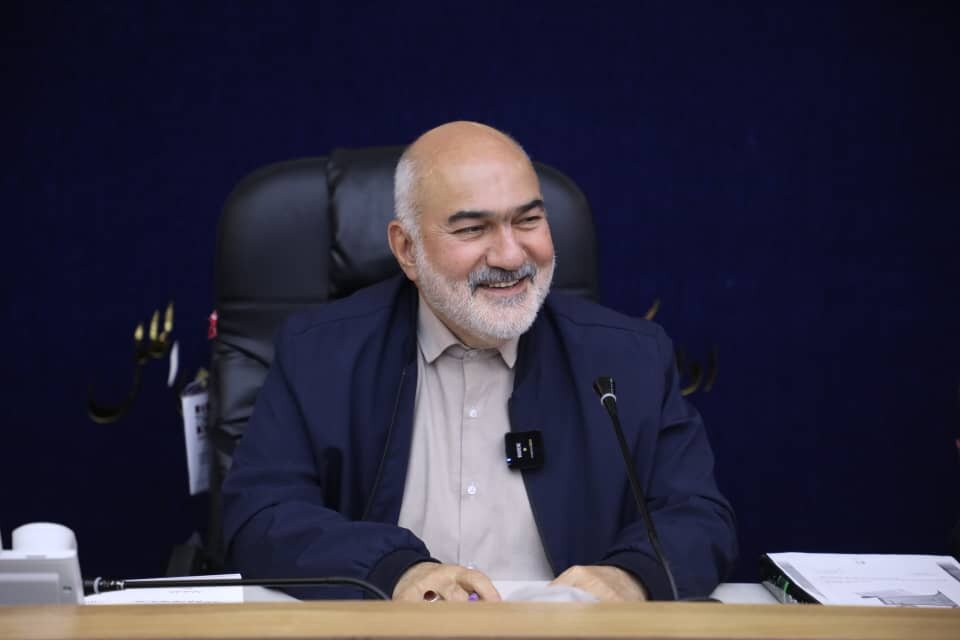 استاندار خوزستان: انتقال حساب شرکت‌های بزرگ به داخل استان را با جدیت دنبال می‌کنیم