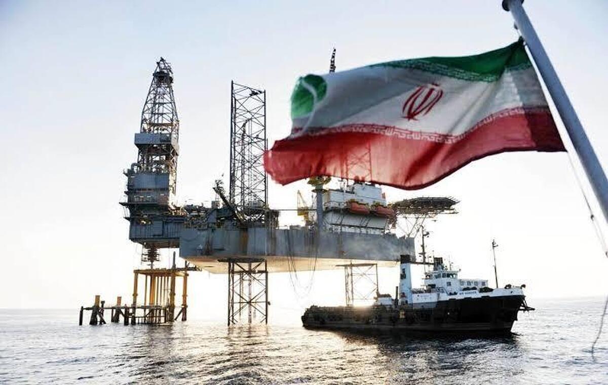 پاک‌نژاد: صادرات نفت ایران متوقف نشده اما با سازوکار پیچیده‌تر ادامه دارد