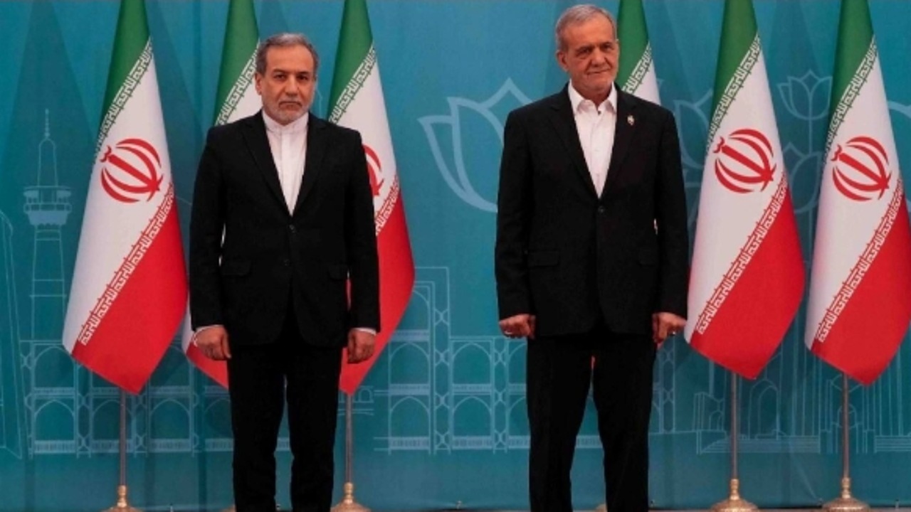 قدردانی عراقچی از پزشکیان پس از کسب عنوان دستگاه برگزیده جشنواره شهید رجایی توسط وزارت خارجه