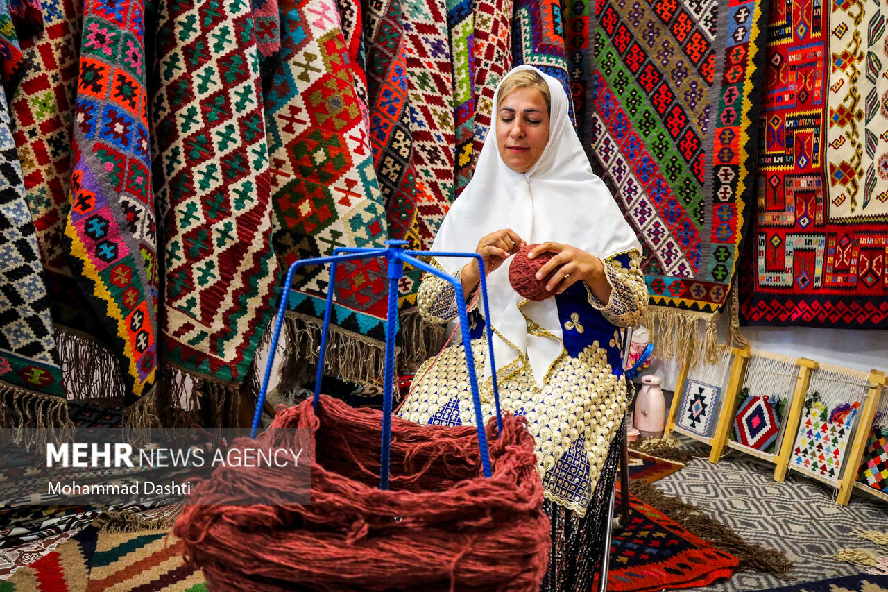 گردهمایی هنر دست ۳۰ استان در اردبیل؛ نگارخانه‌ای از اصالت ایرانی گشایش یافت