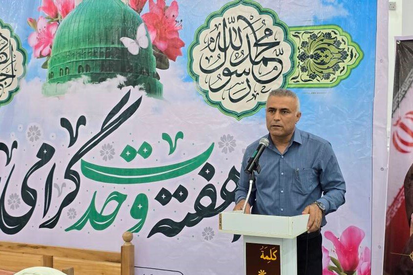 تأکید فرماندار گناوه بر اتحاد ملی؛ ۲۵۰۰ میلیارد تومان پروژه در هفته دولت به بهره‌برداری می‌رسد