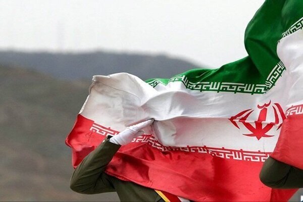 پرچم سه‌رنگ ایران؛ از وداع با شهید تا نمادی برای جهان اسلام