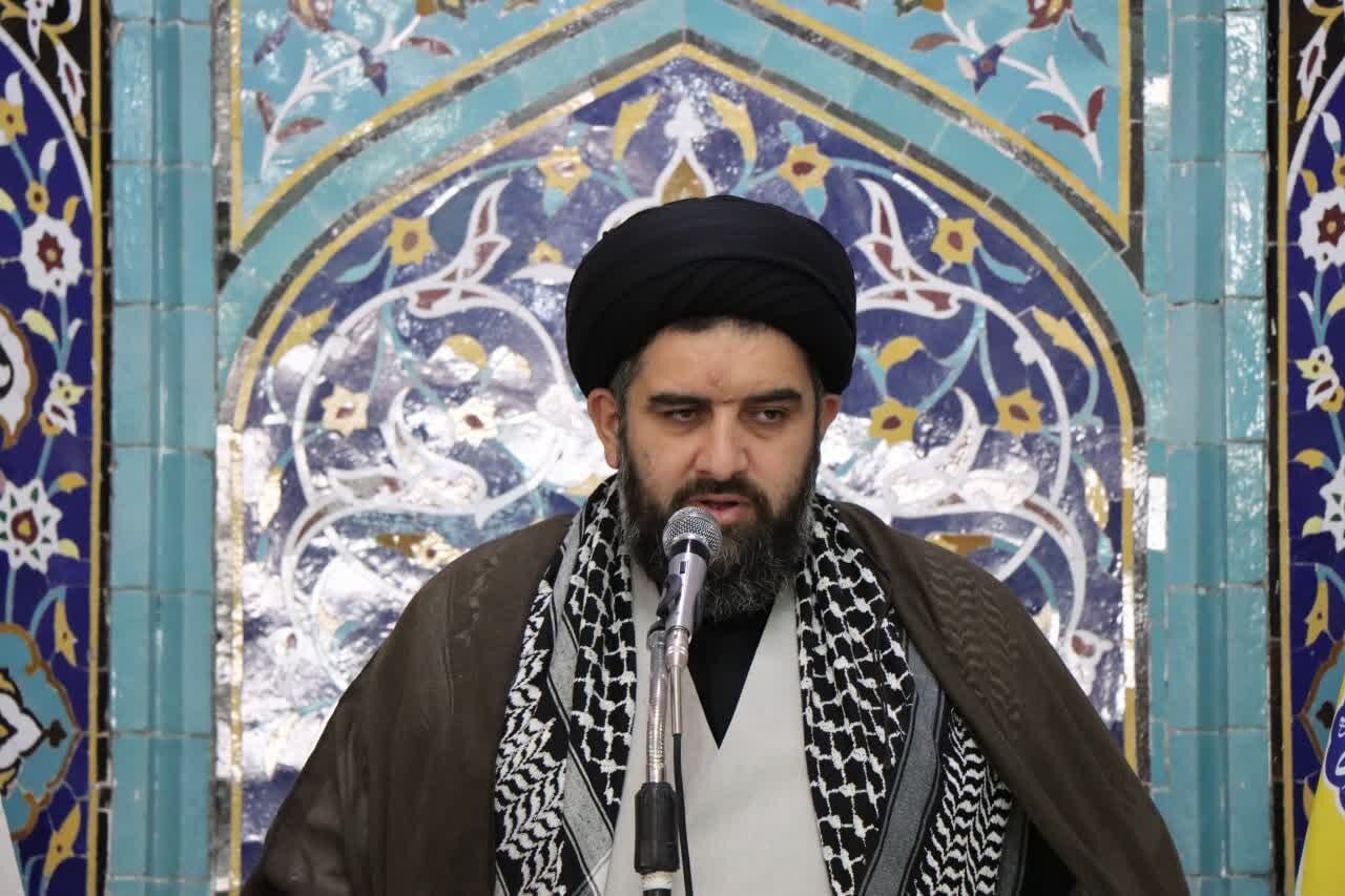 امام جمعه اسفرورین: امنیت و آینده کشور در گرو مقاومت است نه سازش