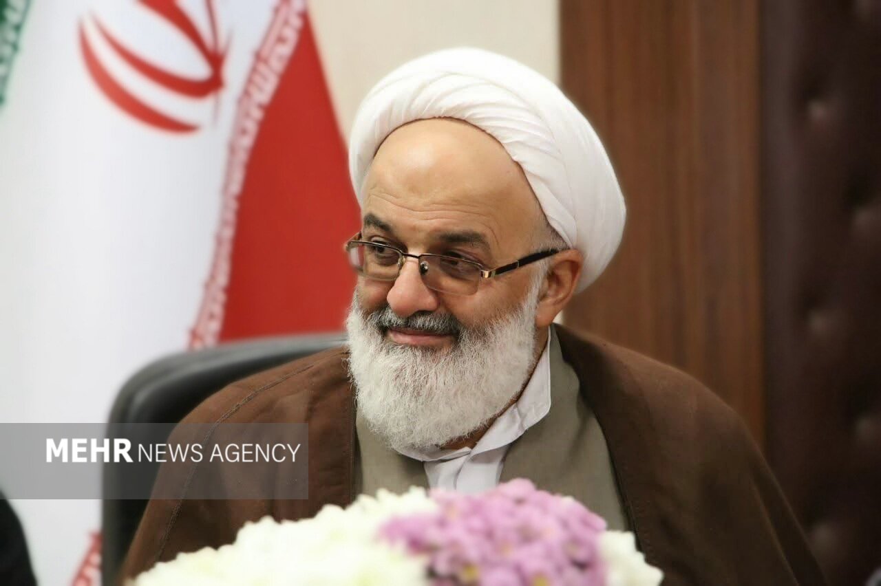 امام جمعه آرادان: ساماندهی بازار و حمایت معیشتی از مردم باید در اولویت مسئولان باشد