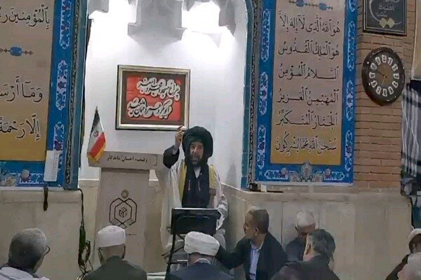 امام جمعه موقت سنندج: همبستگی در مساجد و خانقاه‌ها عامل هراس دشمنان است