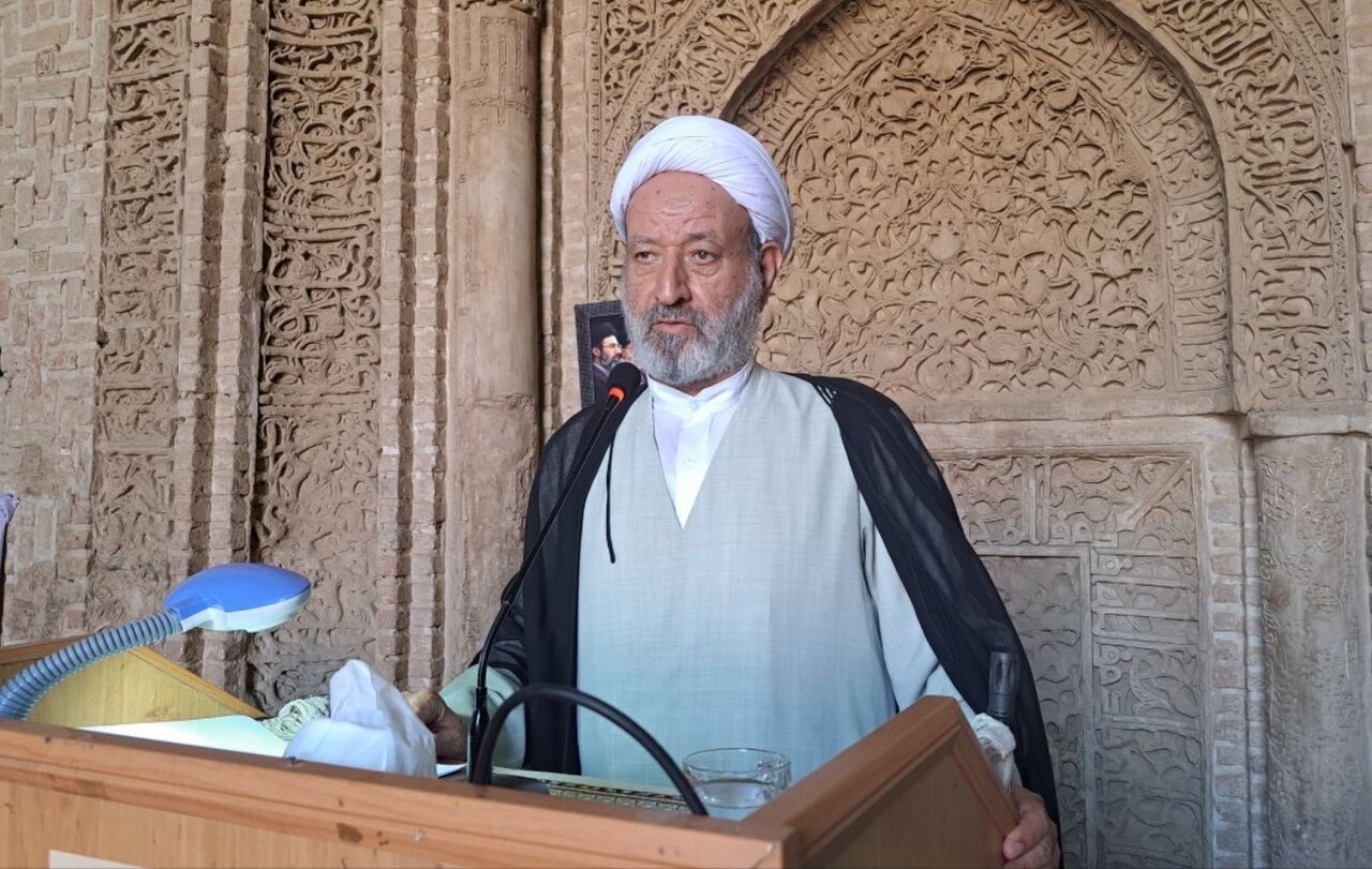 امام‌جمعه اردستان: مسئولیت امانت خدمت است نه جایگاهی برای طلبکاری