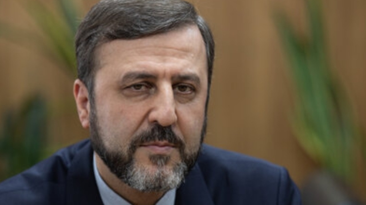 کنایه تند معاون وزیر خارجه به ترامپ؛ ادعای تنگه هرمز را «توهم» خواند