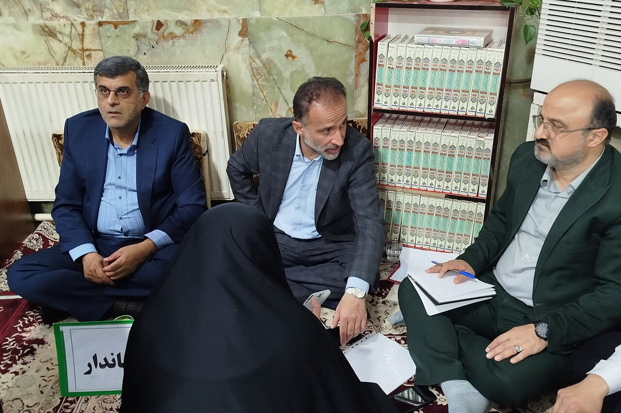 میز خدمت در آستانه‌اشرفیه؛ پاسخگویی مستقیم مسئولان به مطالبات مردم