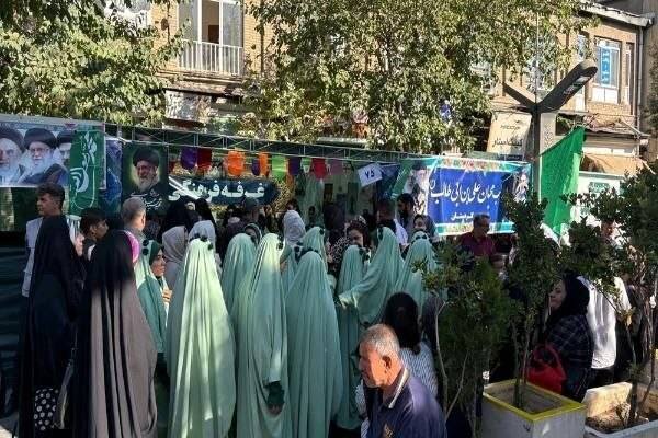 سنندج غرق در شور «امت احمد»؛ جشن بزرگ میلاد پیامبر رحمت با حضور پرشور مردم برگزار شد
