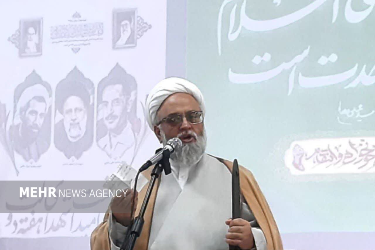 امام جمعه موقت کاشمر: اتحاد مردم و مسئولان توطئه‌ها را خنثی می‌کند