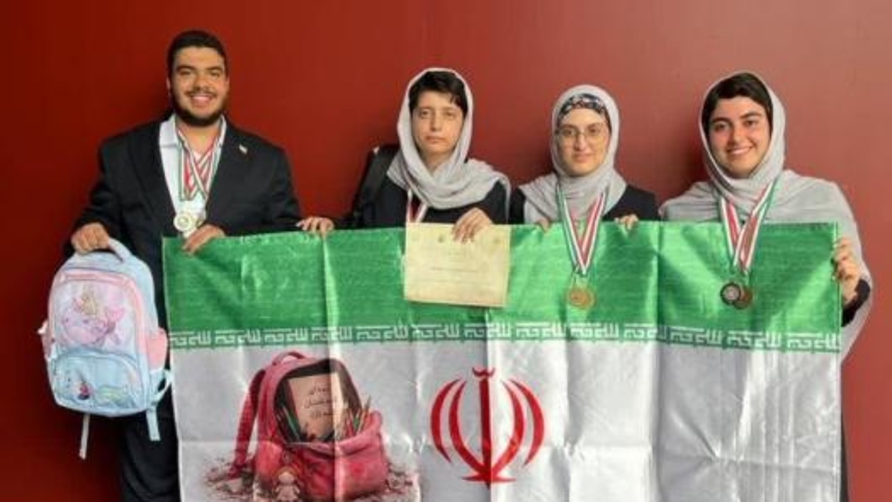 افتخارآفرینی دانش‌آموزان ایران در نوزدهمین المپیاد جهانی علوم زمین در ایتالیا