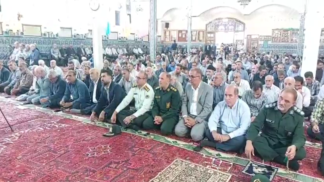 نماز جمعه اهر با حضور پرشور مردم و مسئولان در مسجد شیخ عماد اقامه شد