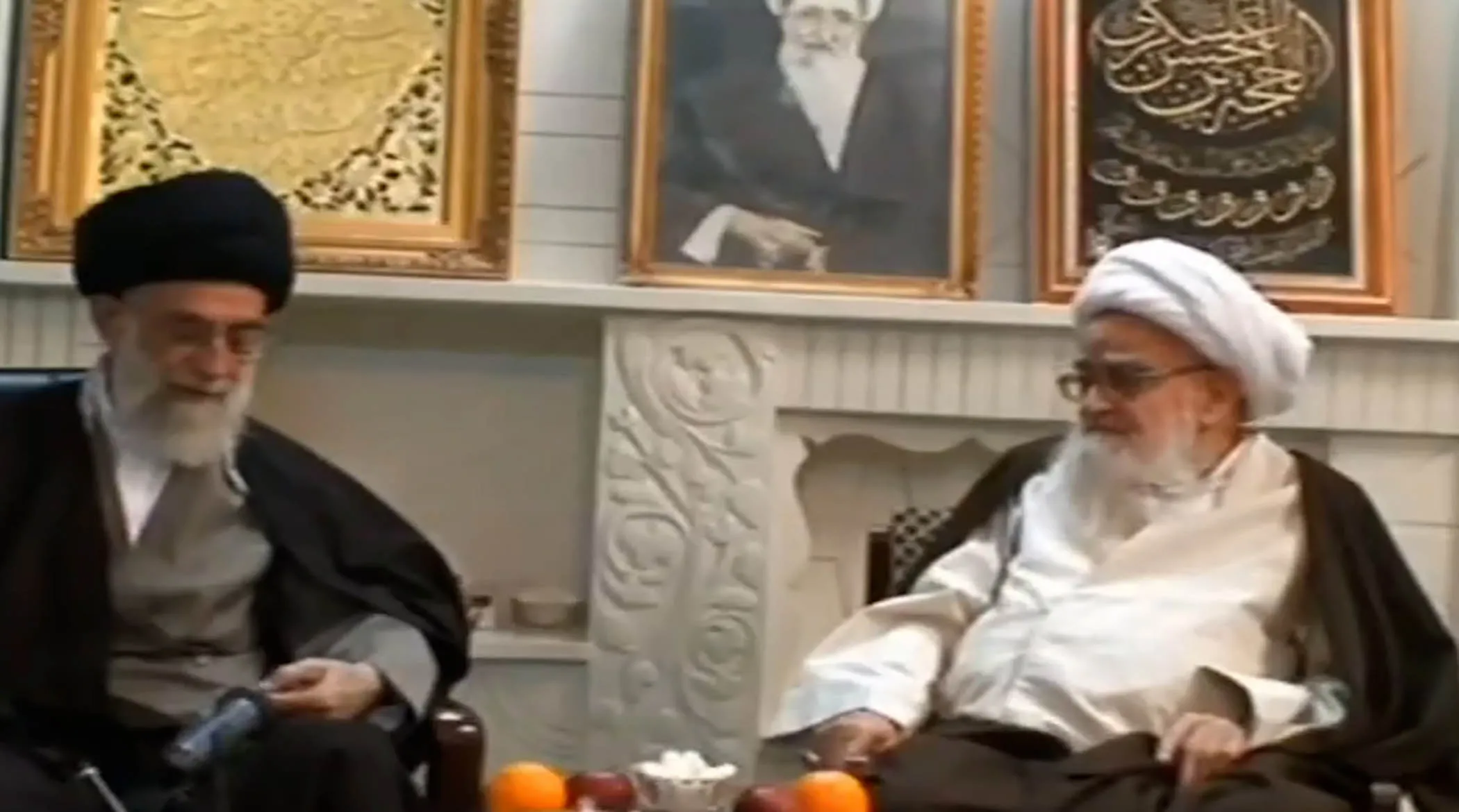 انتشار ویدیویی کمتردیده‌شده از دیدار رهبر شهید با آیت‌الله صافی گلپایگانی