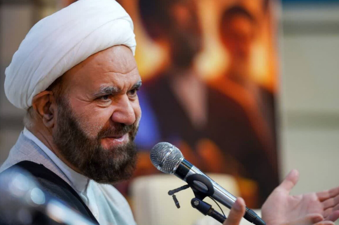 تولیت شاهچراغ: اتحاد جهان اسلام تنها راه عبور از بحران‌های منطقه است