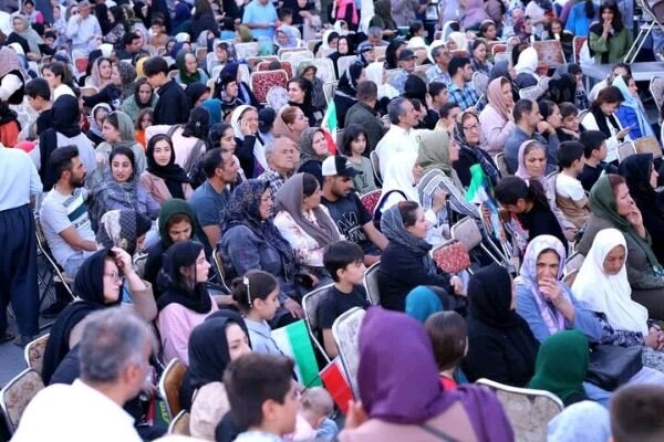 مهمانی امت احمد در سنندج؛ پیوند جشن مردمی با مشاوره خانواده و همدلی اجتماعی