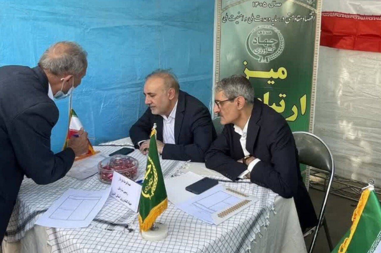 میز خدمت جهاد کشاورزی البرز در مصلای کرج؛ پاسخ بی‌واسطه به مطالبات بهره‌برداران