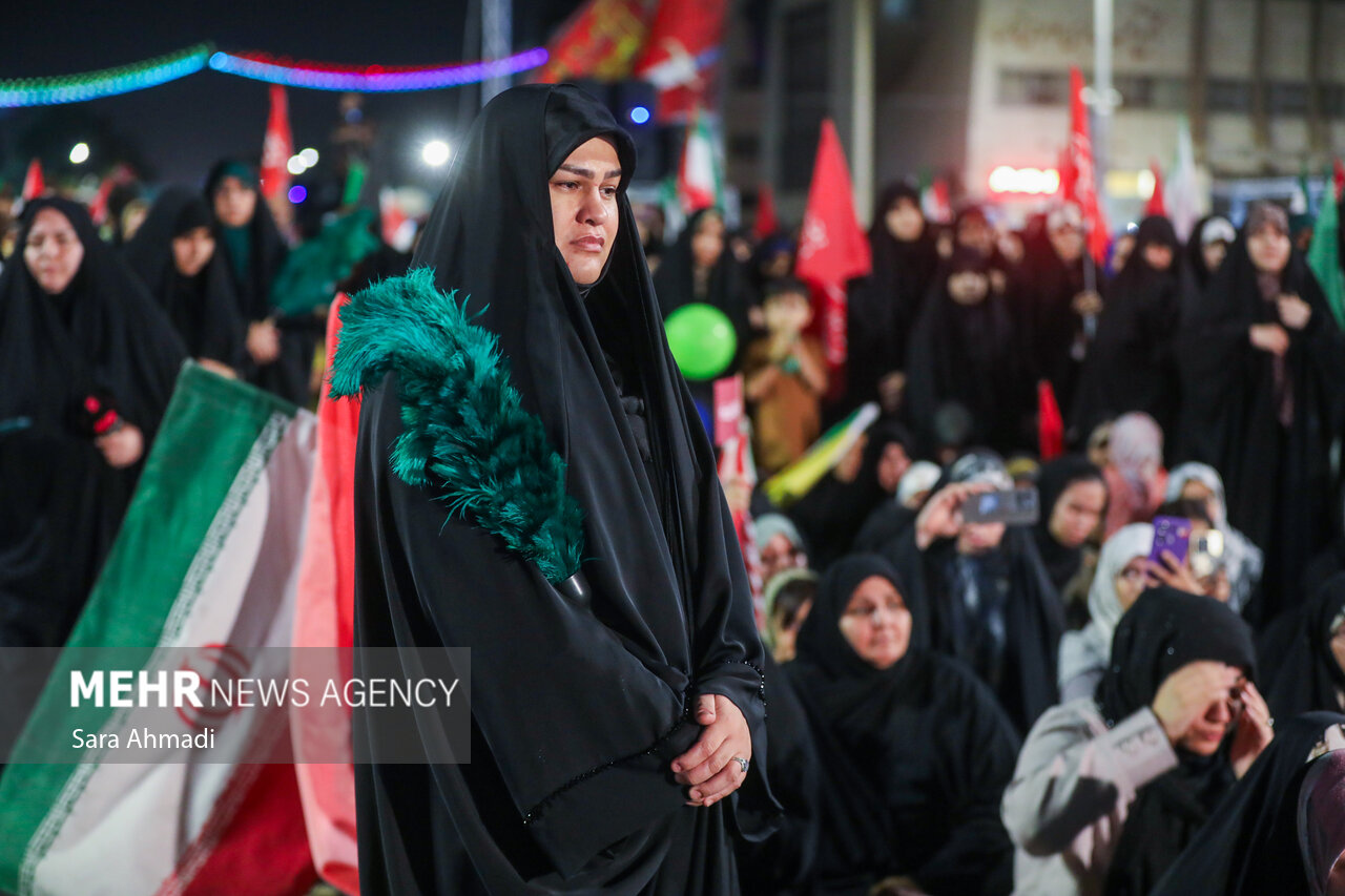تداوم پویش شبانه مشهدی‌ها در حمایت از انقلاب؛ ایستادگی به شب ۱۸۱ رسید