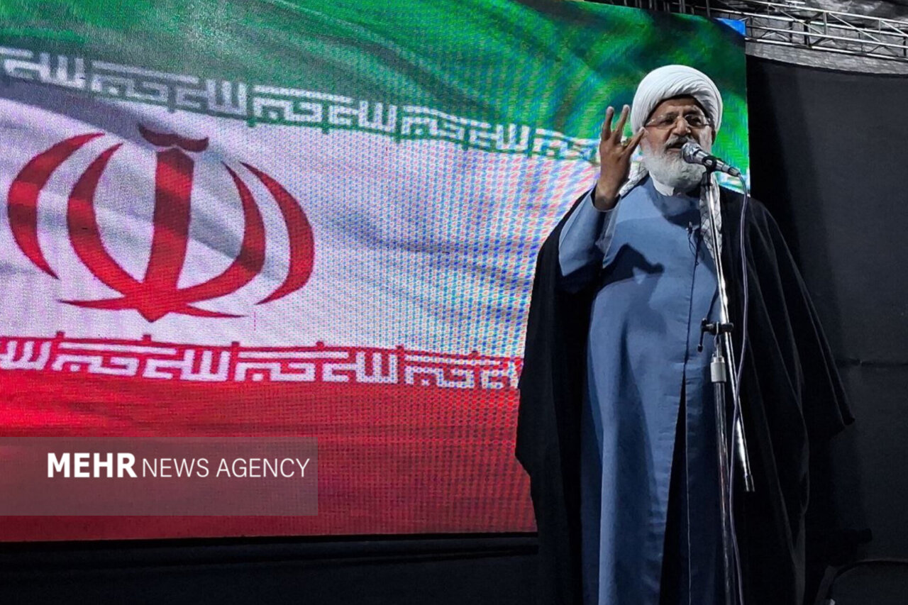حجت‌الاسلام شیرازی: ملت ایران با تهدید و تحریم از آرمان‌های انقلاب عقب نمی‌نشیند
