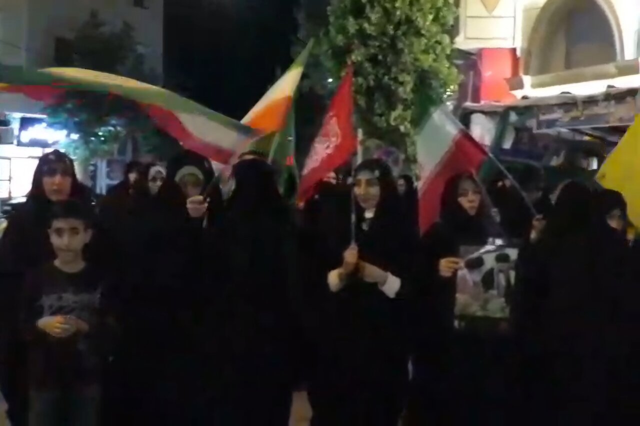 صدوهشتادویکمین شب اجتماع مردم هریس در خونخواهی رهبر شهید برگزار شد