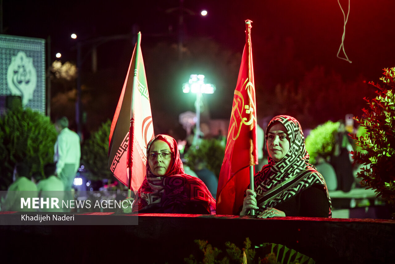 آیین گرامیداشت رهبر شهید انقلاب در میدان امام حسین اصفهان برگزار شد