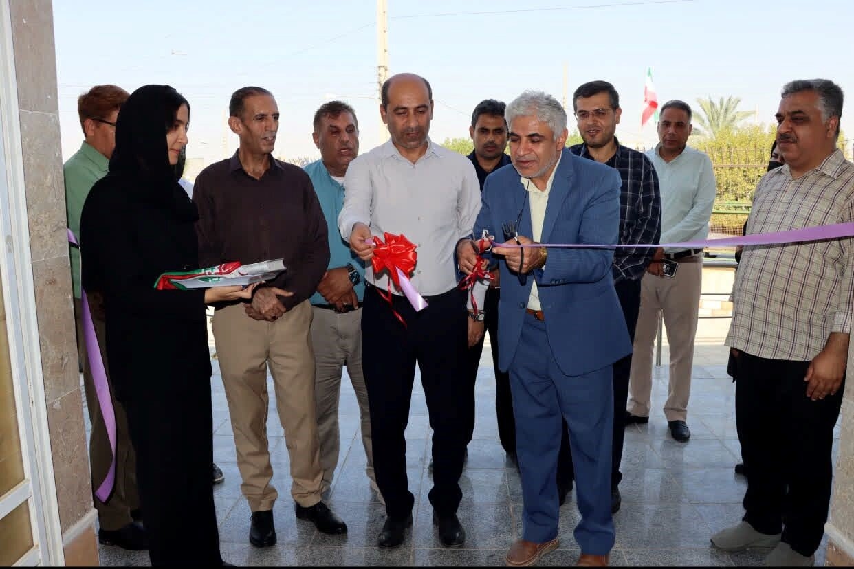 نمایشگاه هنرهای دستی و تجسمی هنرمندان دشتی در خورموج آغاز به کار کرد