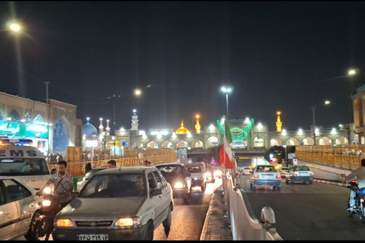 حال و هوای جشن در مشهد؛ حرم رضوی میزبان شکوه میلاد پیامبر رحمت (ص)