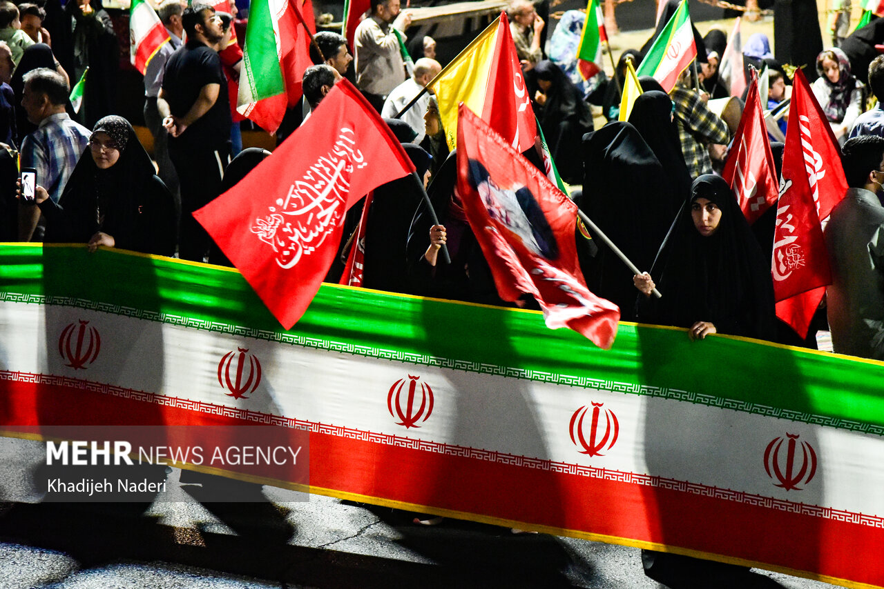 اصفهان در جشن میلاد پیامبر رحمت غرق نور و شادی شد
