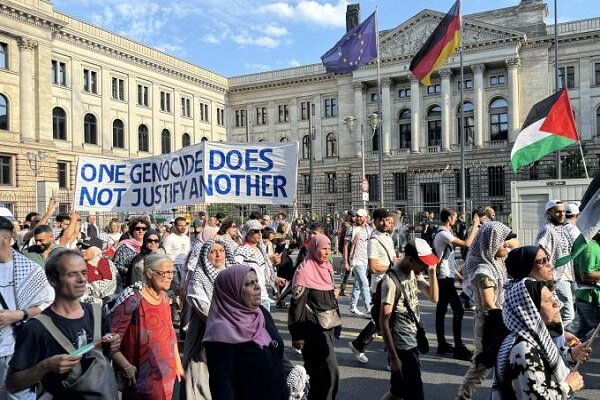 تظاهرات در برلین با مطالبه توقف صادرات تسلیحات آلمان به اسرائیل
