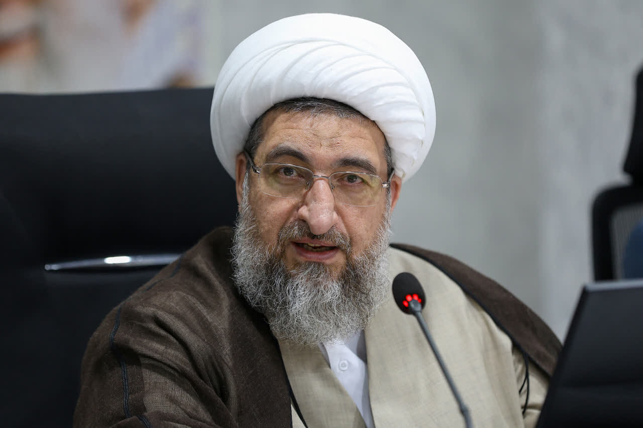 امام جمعه تبریز: وحدت ملی و انسجام اجتماعی نباید قربانی دوگانه‌سازی شود