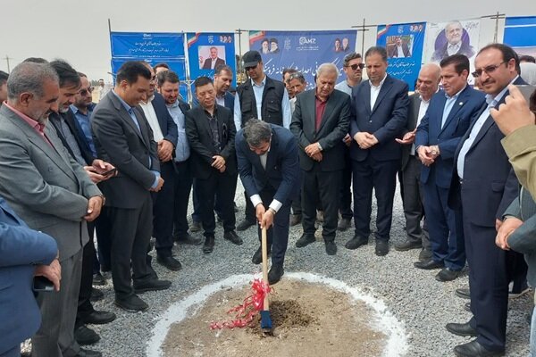 آغاز ساخت کارخانه فرومنگنز اسدآباد با سرمایه ۲۰ میلیون دلاری و اشتغال‌زایی برای ۵۰۰ نفر