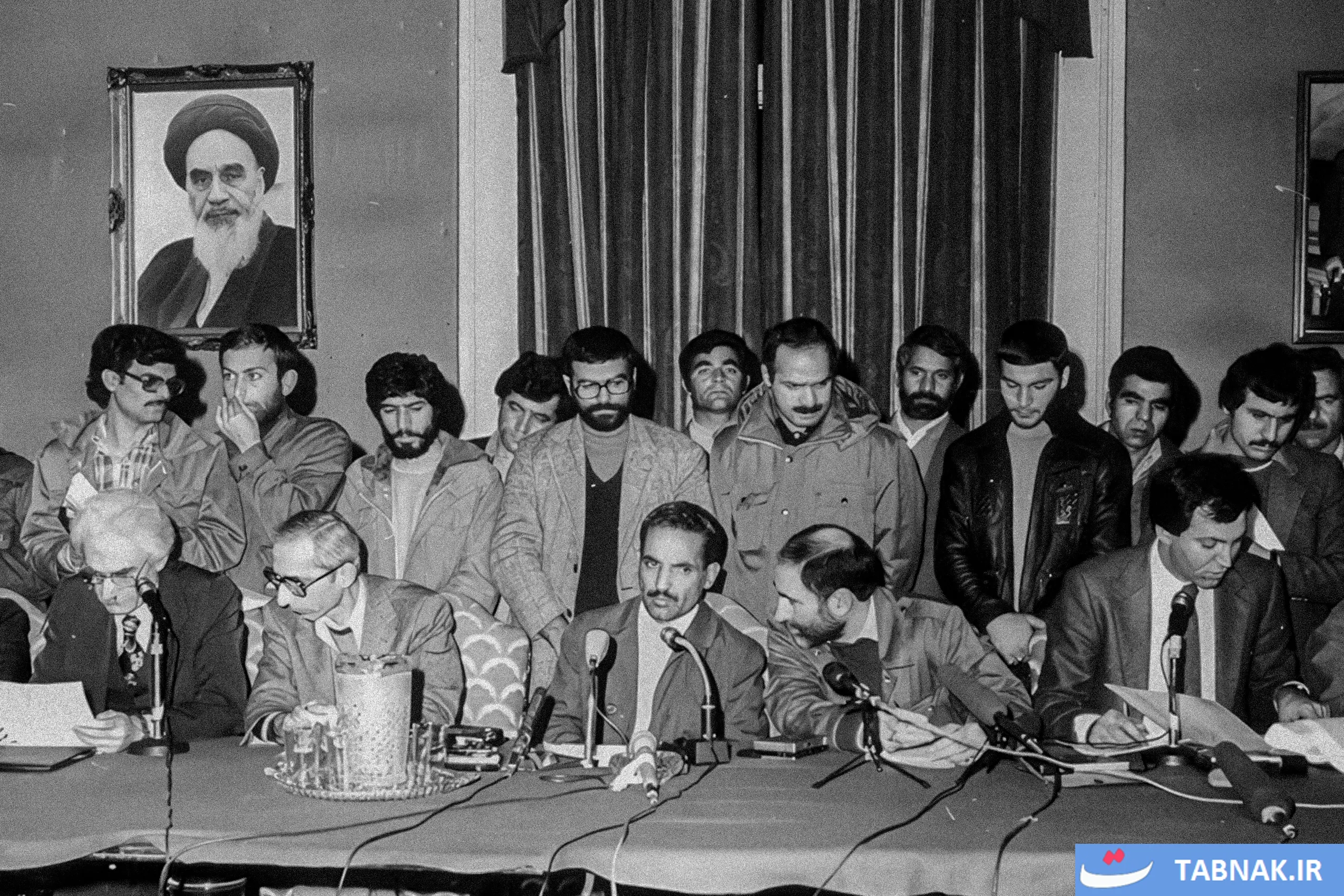 تصویری از شهید محمدعلی رجایی در دوران ریاست جمهوری