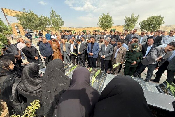 گرامیداشت یاد شهدای کامیاران با حضور استاندار کردستان در هفته دولت
