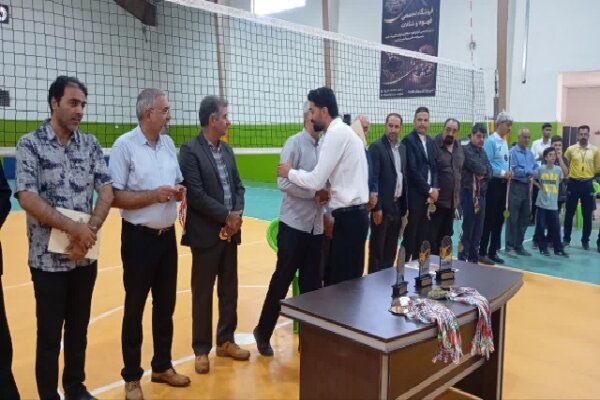 ایرانیان طبس قهرمان والیبال زیر ۱۹ سال پسران خراسان جنوبی شد