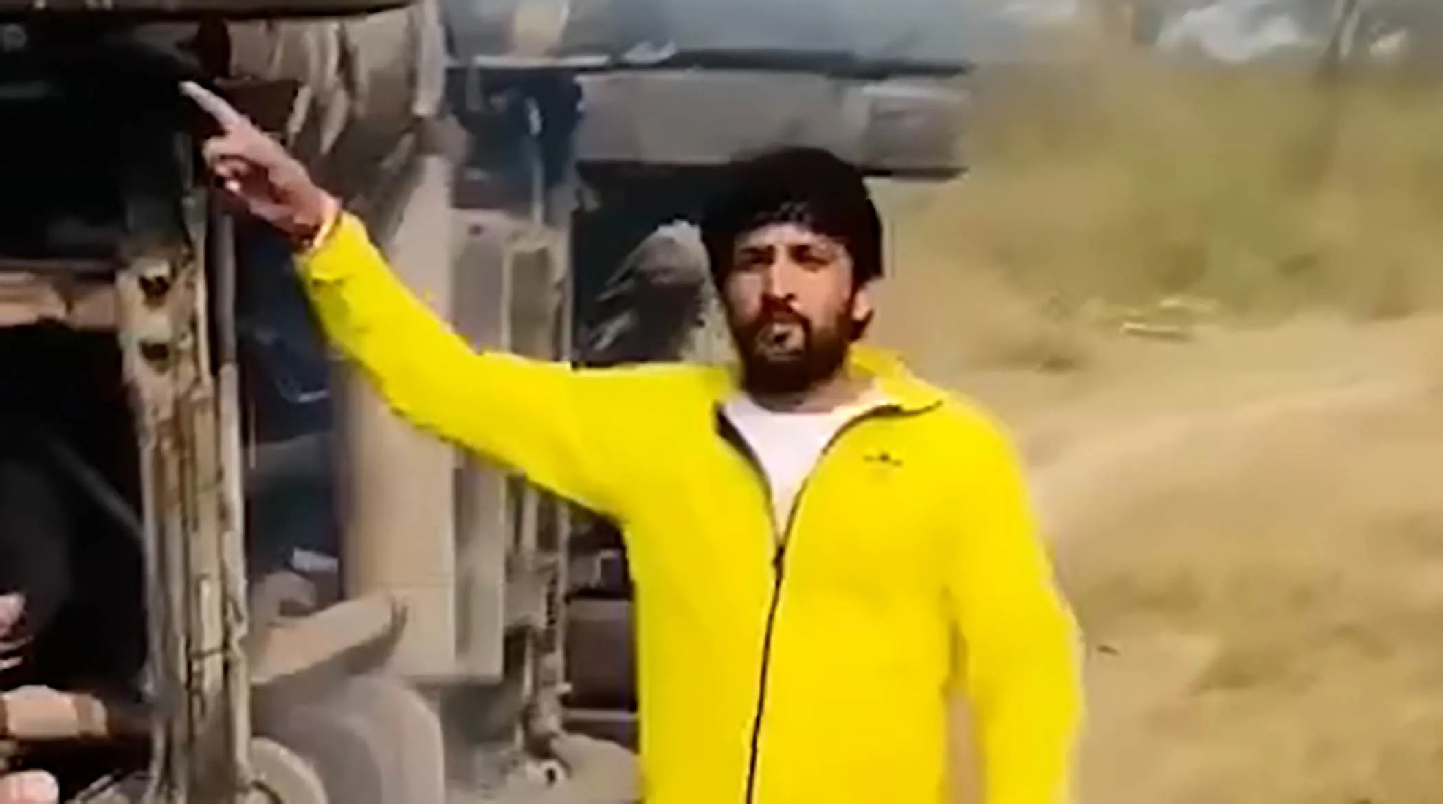خشونت مدافعان خودخوانده گاو در هند؛ حمله به کامیون‌ها به ظن حمل گوشت ممنوعه
