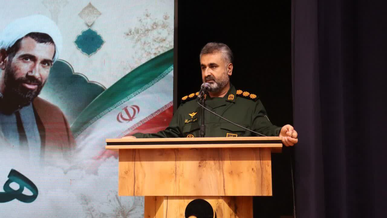 تأکید فرمانده سپاه رشت بر رونمایی تنها ۲۰ درصد از توان نظامی کشور