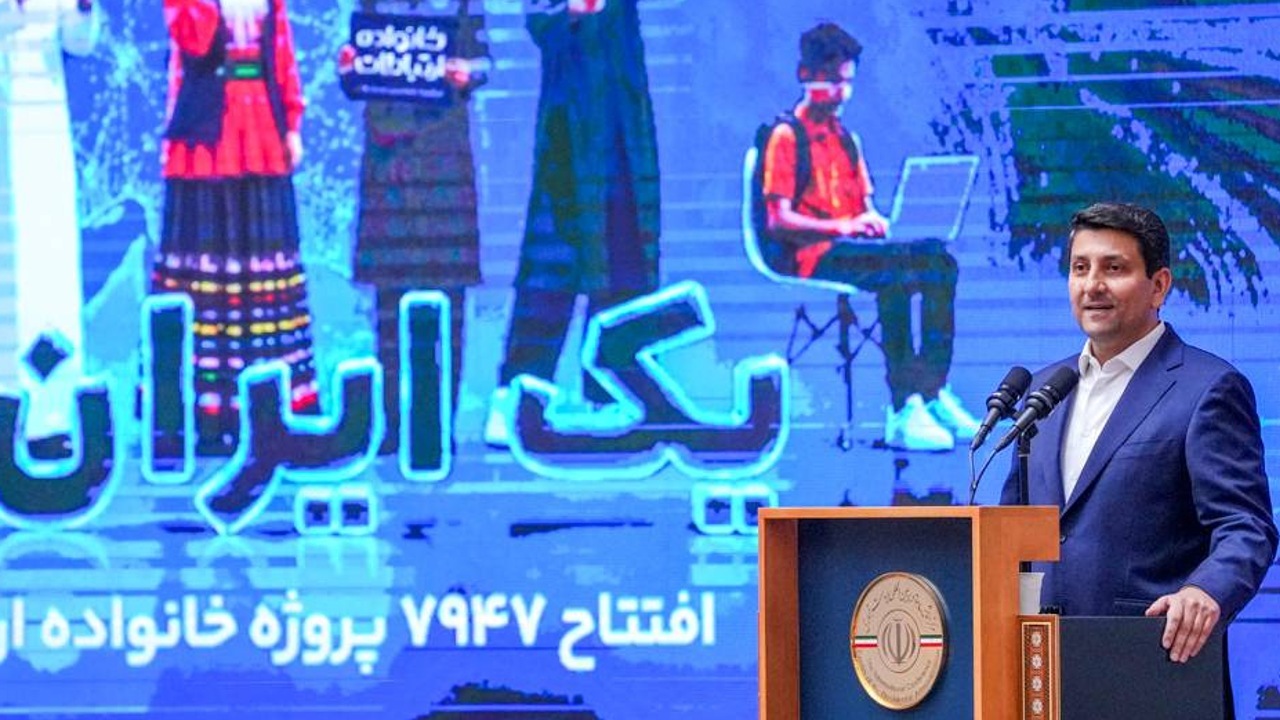 وزیر ارتباطات: بدون انرژی پایدار، ارتباطات پایدار نداریم؛ از حق مردم برای اینترنت باکیفیت کوتاه نمی‌آییم